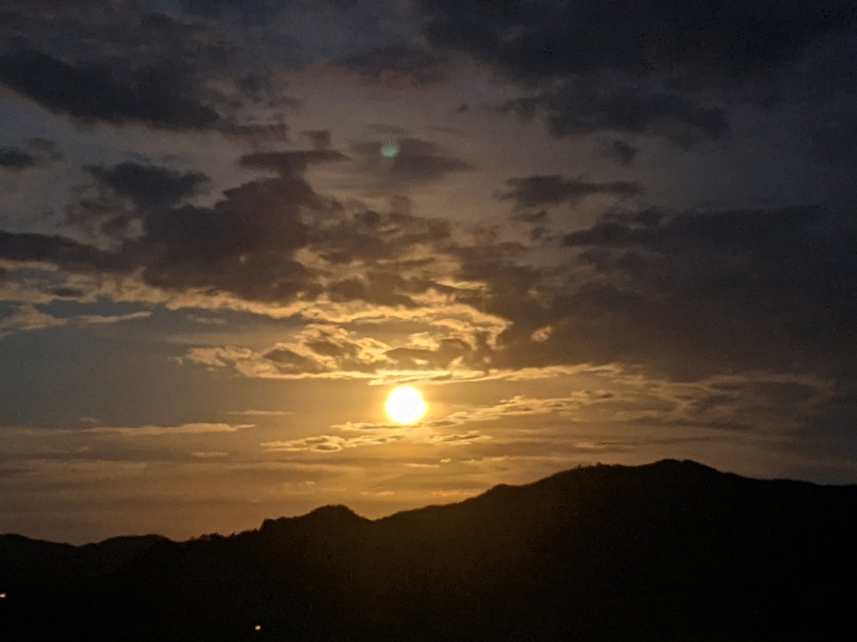 Summer is getting on almost the end of the #bootsnbeats for a while. Got a pretty nice wind down track for the evening glow though - open.spotify.com/track/1MBsIqcP…