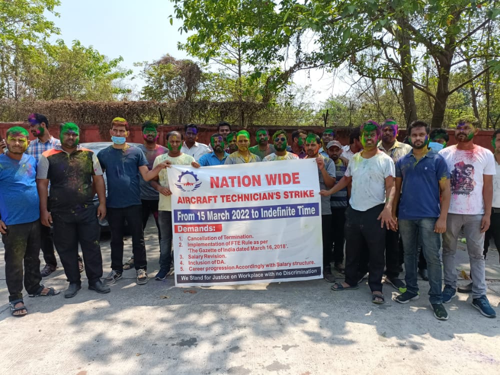 MAG4AME's tweet photo. #AIESL_TechStrike Day 4;
On the occasion of Holi when India celebrating the festival 1700 Aircraft technicians are strike. Arrogance of AIESL management is the only reason of strike. There're more than 1000 managers works in AIESL, taking more than 3 Lacs/month salary..
1/5 https://t.co/2FYjYxrzow