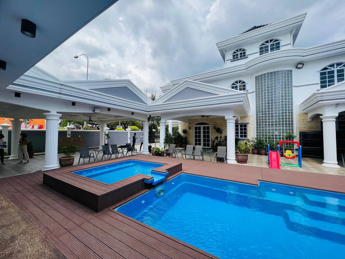hrthazfr_'s tweet photo. Bungalow for sale in setiawangsa kl

Fully furnished, 8 bedrooms 10 bathrooms, swimming pool, extended glass house. 

RM 9,500,000 only. https://t.co/cf8EAJEsbw