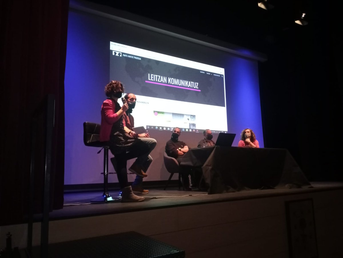 📣Atzo egin genuen Leitzan Komunikatuz parte-hartze prozesuko lehenengo saioa.

Hedabideen eremuari errepaso zabala egin genion. Leitzakoari ekiteko informazioa eta gogoetagaiak.

Martxoaren 24an lehendabiziko parte-hartze saioa. Herri Aretoan, 18:30ean. Hor espero zaituztegu!