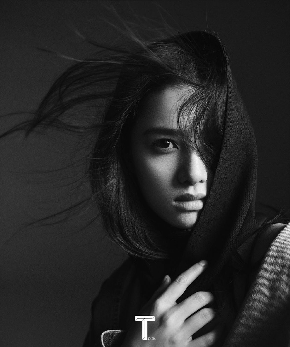 zzhangjoy_'s tweet photo. Zhang Jingyi for T Magazine March 2022 Edition 

#张婧仪 #ZhangJingyi https://t.co/qn6BedkmNI