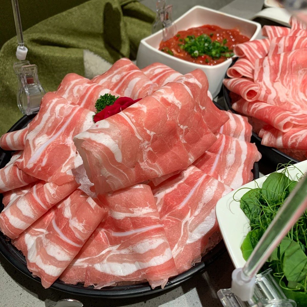 Lin27917318's tweet photo. A sheep only needs 2 pieces😋😋😋🤣 https://t.co/6BQtrPKAIU
