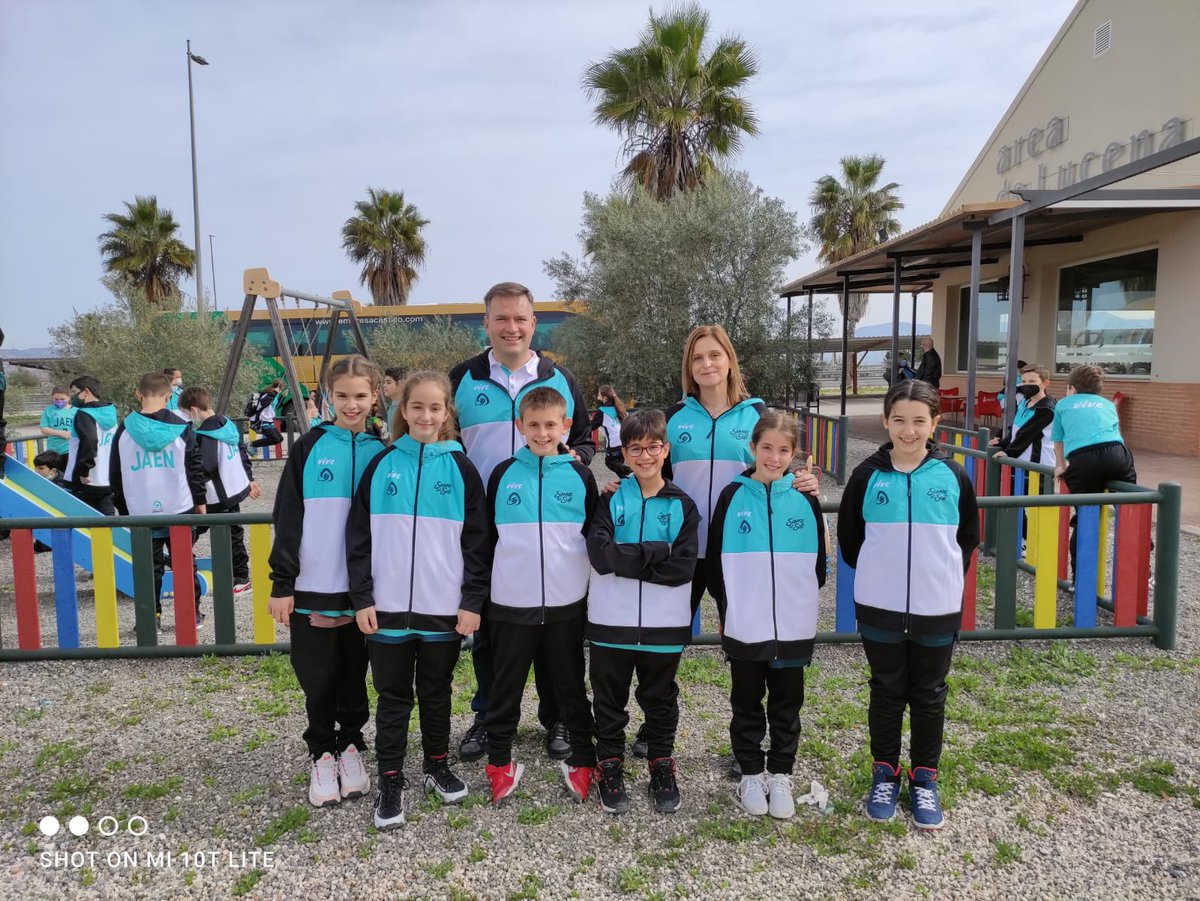 CB_Martos's tweet photo. Nuestros representantes de la selección Premini Femenina y Masculina de @FABJaen preparados para el #FiestaPremini #Valorcesto 

¡A disfrutar!🏀💪 https://t.co/LgnVM2MtYy