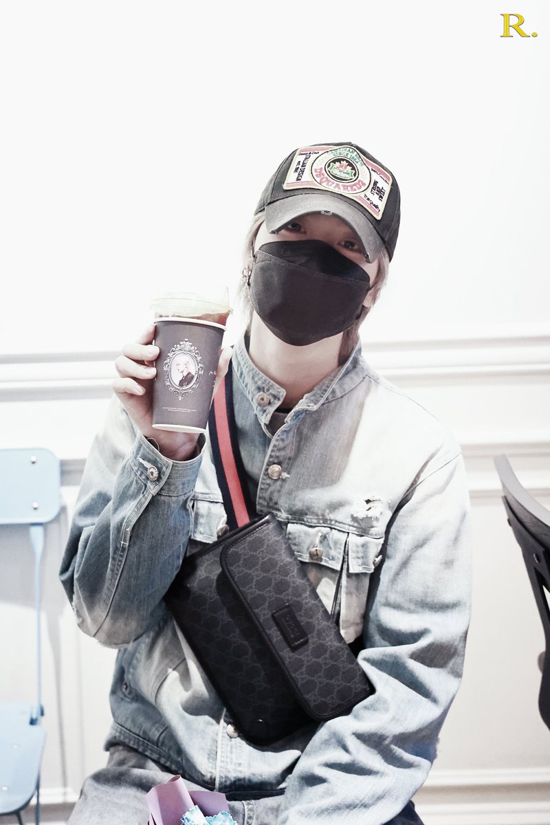 revivalforshin's tweet photo. 220318 생일축하해용 

#고스트나인 #GHOST9 #이신 #SHIN
#고스티만의_쑤랑둥이_생일이신 
#Ode_to_SHIN https://t.co/rtkVSyudyZ