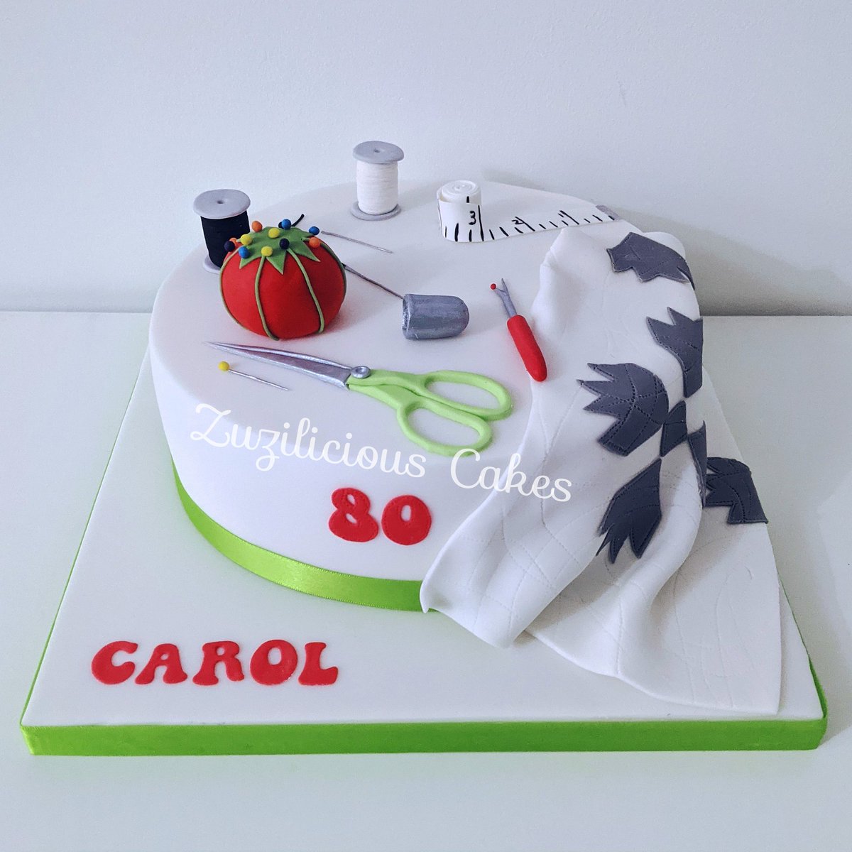 Zuziliciouscake's tweet photo. A cake made for a lady who loves needlework! 🪡
#needlework #sewing #quilting #embroidery #cake #cakes #birthdaycake #cakedesigner #cakedesign #cakedecoration #caketopper #cakeoftheday #photooftheday #sevenoaks #tonbridge #tunbridgewells #cakeart #cakeartist #birthday https://t.co/6ZlMDMxToH