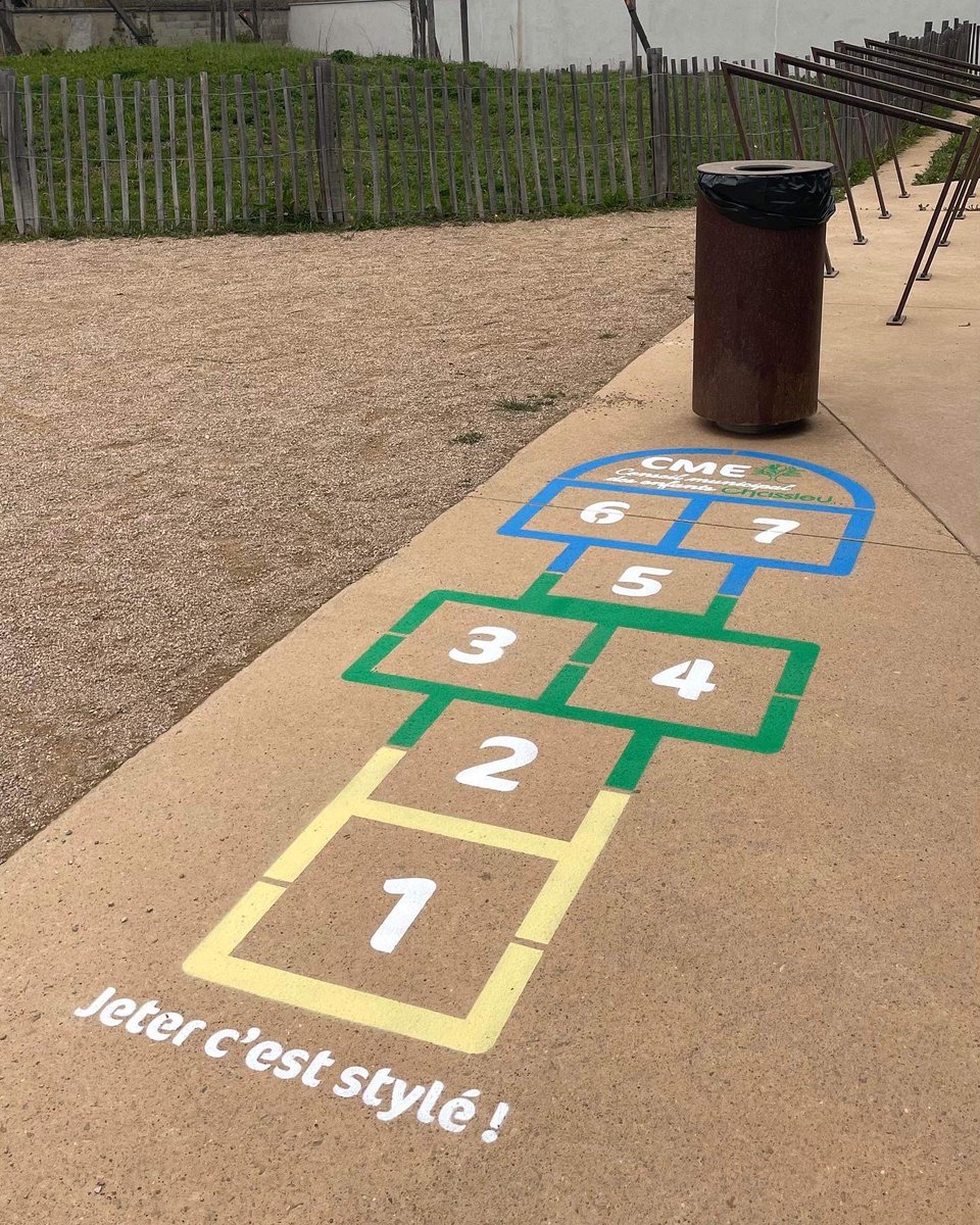 cleancomconseil's tweet photo. Marquages Nudge pour inciter à utiliser les poubelles !
Superbes projet collaboratif réalisé avec les enfants du Conseil Municipal des Enfants de la ville de Chassieu!
Merci à eux👏🤩😉
#chassieu #CME #nudge #nudges #cleantag #claytag #tempotag #communication #streetmarketing https://t.co/yhLlGyZNaC