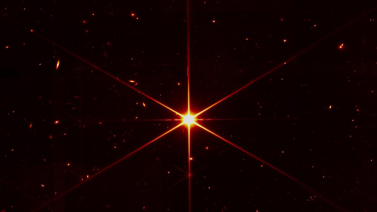 La primera imatge "nítida" del James Webb telescope (encara en procés de calibratge, i refredament) és millor del que es podia esperar.

"The performance is as good if not better than our most optimistic prediction."

Fent història! #Wow!
cosmosmagazine.com/space/explorat…