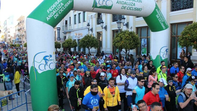 ANLH_JOMunilla's tweet photo. 📰 ACTUALIDAD | RONDA. Hasta 5.000 deportistas entre atletas y ciclistas procedentes de toda España formarán parte este año de la XVII edición de Homenaje a la Legión (HOLE) https://t.co/a3mpoAVWNG (vía @diarioronda). #LaLegión #HOLE2022 https://t.co/qMN5Cti0pN