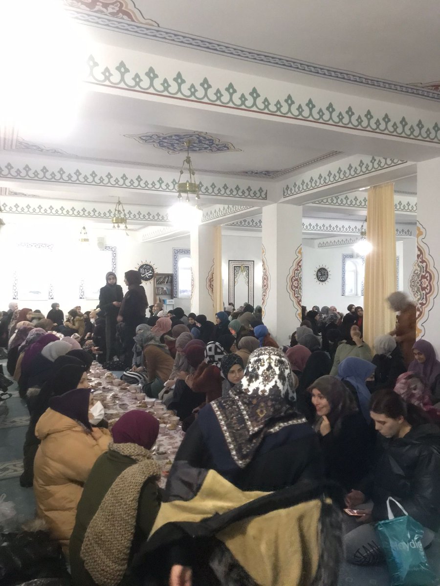 NigdeKYGM's tweet photo. Dün gece kandilimizi dolu dolu geçirdiğimiz bir gece oldu🙋‍♂️

Fadimana Halisdemir Yurdumuz Kampüs Camiinde kandili çoşkuyla eda etti��

Allah kabul etsin 🤲

#BeratKandili https://t.co/HeSGznIKC5