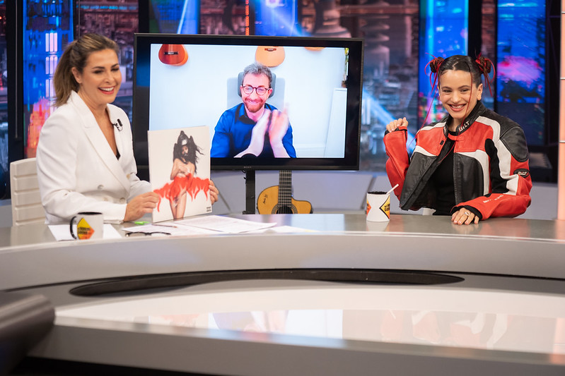 #Audiencias I

<a href="/El_Hormiguero/">El Hormiguero</a> es el programa más visto de la TV con +2,6 M y el 16,5%

A + 11,4 puntos y más de 1,8 M de ventaja sobre su rival en coincidencia

Líder también en Target Comercial, donde sube al 18,6%

La visita de <a href="/rosalia/">R O S A L Í A</a> logra 5.645.000 espectadores únicos