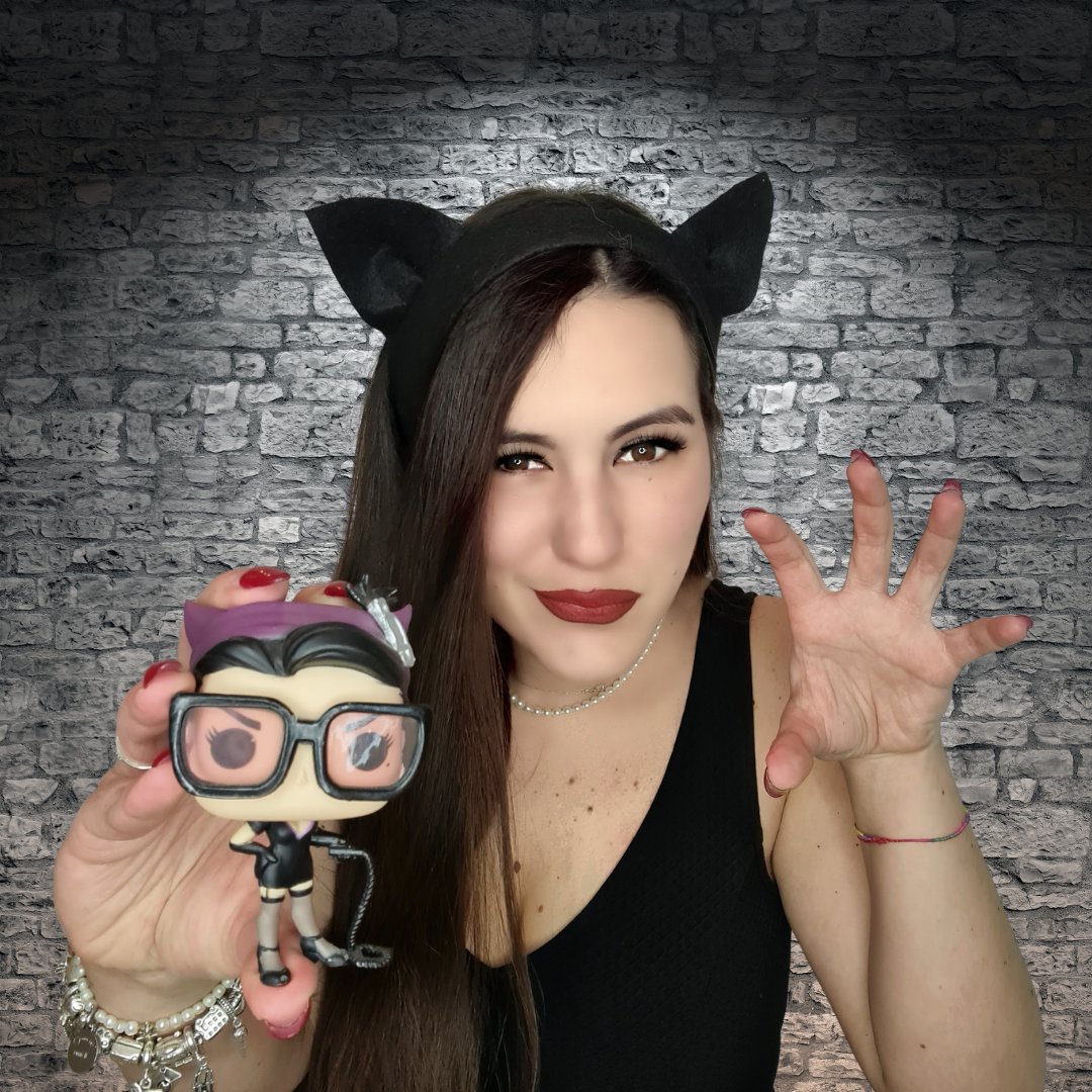 andromeda_hoshi's tweet photo. Do you know #DCBombshells? 
I love their #FunkoPop so much! 🥰
Here you are my #instantcosplay of my beloved Countess Selina Digatti aka #Catwoman! https://t.co/cDwioszoJr