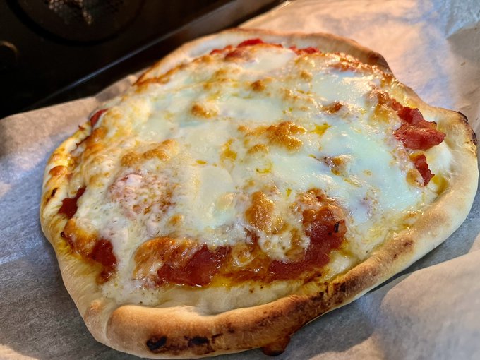 35歳になるまで週一でパンを焼くおっさん27。
おピザでございますわよ。おほほほ。 