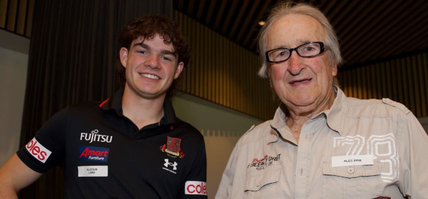 🏆🏆Two-time premiership player Alec 'Kooka' Epis wore the #28 jumper during his celebrated career 'Kooka' presented Alistair Lord with the #28 guernsey🤝 and no doubt dispensed lots of advice to young Alistair on how to model his career on Alec's own!🤣 We luv ya Alec. ❤️🖤