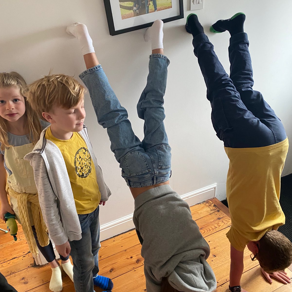 🇺🇦 Showing our support for all the sadness in the Ukraine  and hoping we can do our little bit to help in Batheaston 🇺🇦 #moneyfor #redcross #school #Batheaston