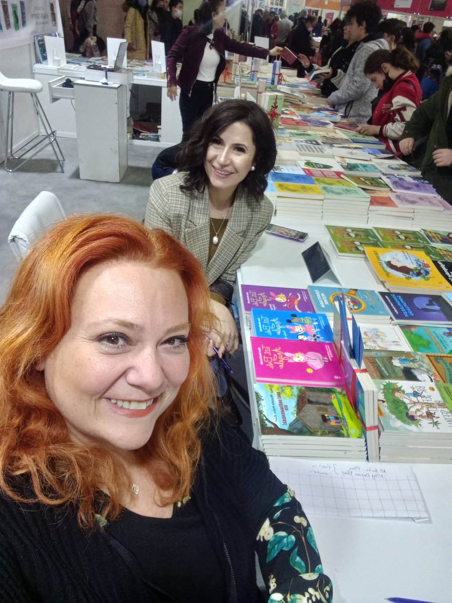 Yazar yazarın yurdudur. 

Kahvemiz, bol kahkahamız, sıcacık sevgimizle Bursa Fuarı'nda sizi bekliyoruz. <a href="/siakitap/">SİA Kitap</a> 
<a href="/elvin_oven/">Elvin Öven Güçbilmez</a>