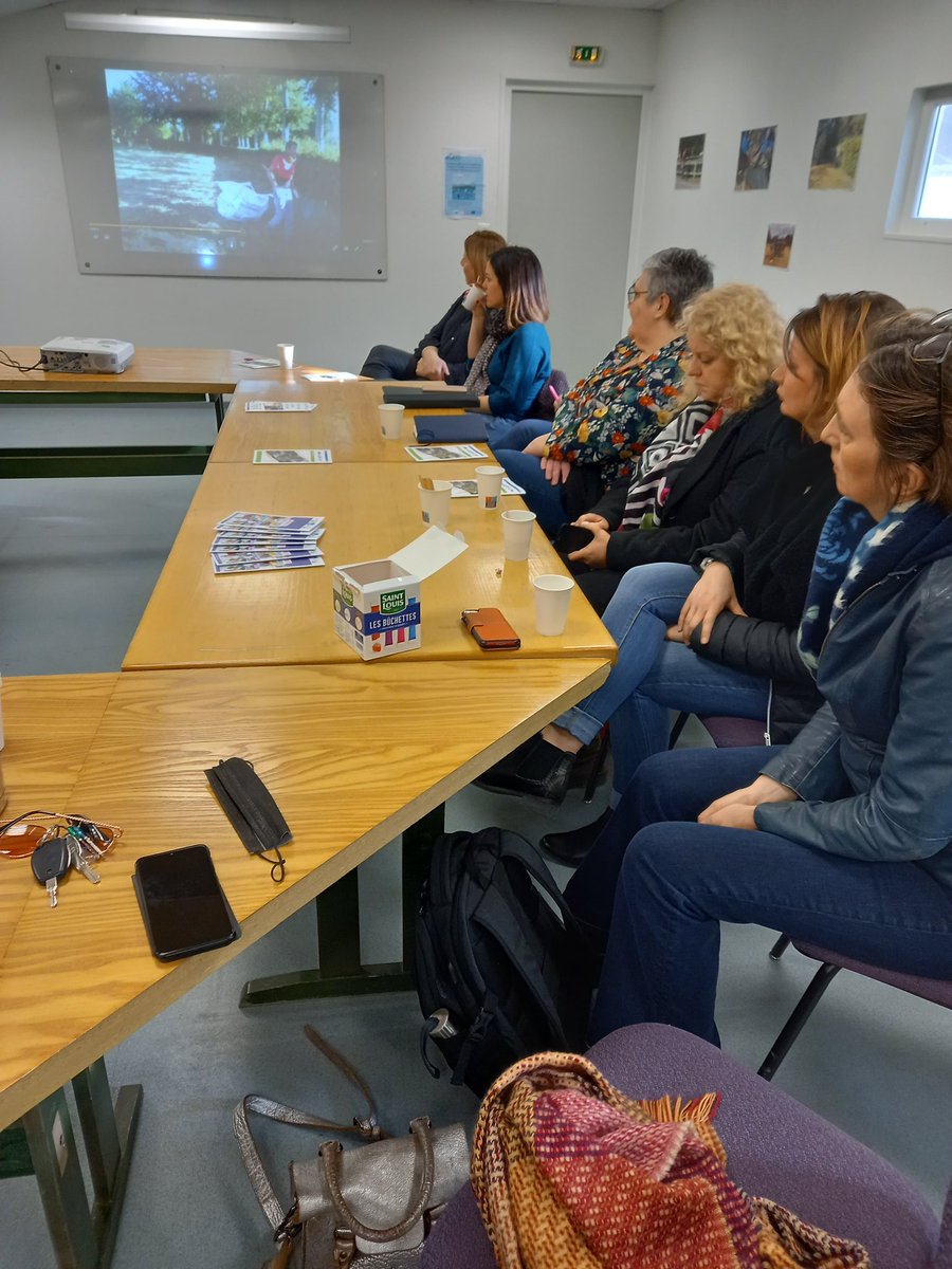 Réunion de sensibilisation  en collaboration avec Pôle emploi "les femmes et l insertion par l activité" économique...une passerelle pour les femmes ...deux chantiers bâtiments féminins au CIAS Avesnes <a href="/LIVIACarmelo2/">LIVIA Carmelo</a> <a href="/departement59/">Département du Nord</a> <a href="/ManessePerrine/">Manesse Perrine</a> <a href="/GuillaumeBoda/">Guillaume Boda</a> <a href="/Martin_Renard_/">Martin_Renard 🇪🇺🇺🇦</a>