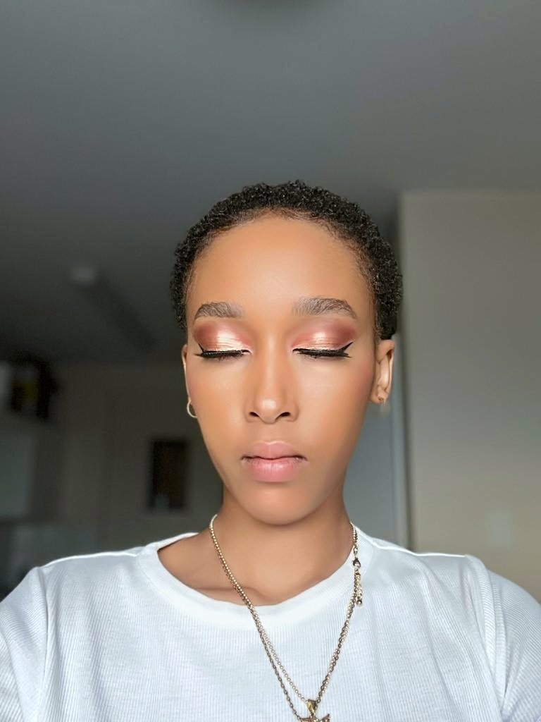 THULI_FK's tweet photo. Being a make up artist is therapeutic, I have had the urge to climb a wall for a week now, feeling uninspired, seeing work of your hands is exciting.
#lovewhatidoforaliving #makeupturorial #makeupgoals #makeupidea #makeuplove #glammakeup #makeuppro #makeuptransformation #makeupt https://t.co/Hq6MfKjuwU