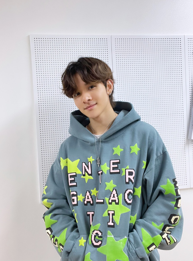 SAMUEL_twt_'s tweet photo. [#사무엘]

잠시 후 8시 아리랑 라디오 <Radio'n Us>에 사무엘이 출연합니다.
오늘도 사무엘과 함께하실 거죠?💕

#SAMUEL #RADIONUS https://t.co/Lx1Nl2ZJl1