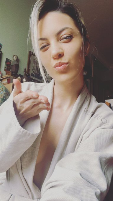 Besos ricos para quien los quiera💙 https://t.co/qm5ImZmSV4<a href="/tag/abrilcitos"class="tags"><span>#abrilcitos</span></a>