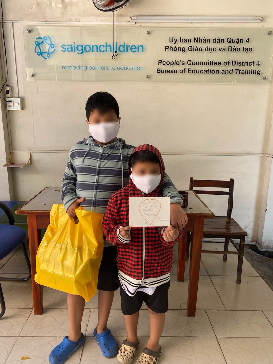saigonchildren's tweet photo. 8yo K and 5yo N lost their father to COVID last August. K is amongst over 100 #COVIDorphans receiving scholarships and mental health support from the "You Are Not Alone" campaign. 

Support the campaign here: https://t.co/XxXGWhBdJZ https://t.co/Q9SkV1fl0r