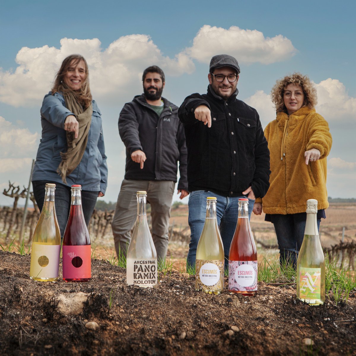 DOTarragona's tweet photo. A partir d’avui ja es troben a la venda els vins #ancestrals amb segell @DOTarragona.
Descobreix-los a @estolverd @VivesAmbros #cellerpallarades @CellerSanroma
Vins frescos i imaginatius per donar la benvinguda a la primavera.
#ancestralsdotarragona #vicatalà #vinsambhistòria https://t.co/CRHRJBZYYB