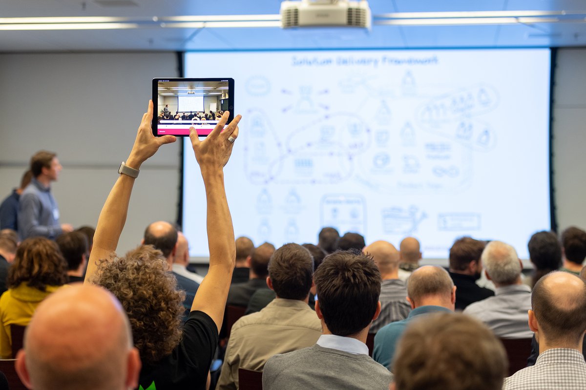 Es geht los!

Spannende Referate, wertvolle Keynotes und packende Workshops rund um Lean, Agile &amp; Scrum - das ist die <a href="/LeanAgileScrum/">Lean, Agile & Scrum</a>  Konferenz am 23. Juni in Zürich.

Jetzt Early Bird Ticket sichern:

👉🏽lean-agile-scrum.ch/de/