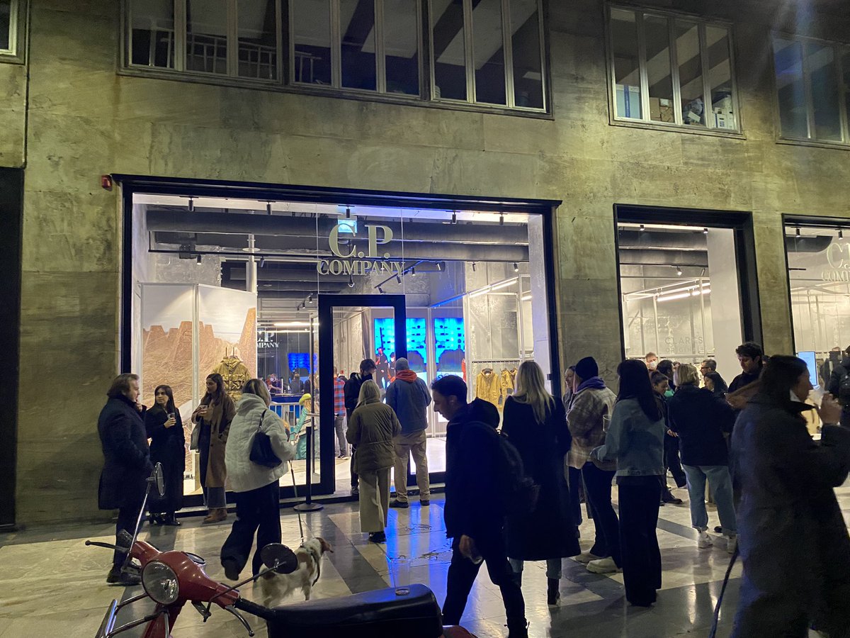 C_W_O_L's tweet photo. 🇮🇹CP x Clarke’s Launch Milano🇮🇹

Flagship store Milano for the launch of the CP Company x Clarke’s collaboration &amp; I’ve gotta say the jackets are something else

#cpcompany #cpcompanyuk #cwol #casualwayoflife #casualstyle #casuals https://t.co/tSbRky0suZ