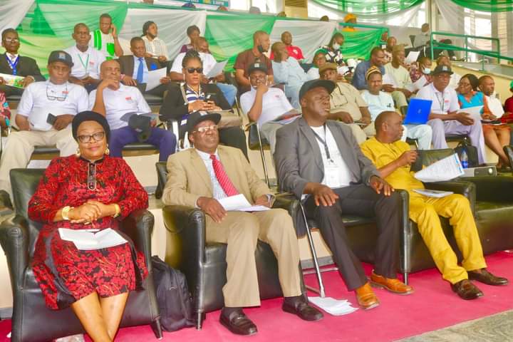 NigeriaAslton's tweet photo. The @NISLT1 was on ground fully represented by the DG, Council Chairman, Elder Olu-Ajayi and members from the @NigeriaAslton at the STI Expo at Abuja. https://t.co/j8Yzd4W2k7