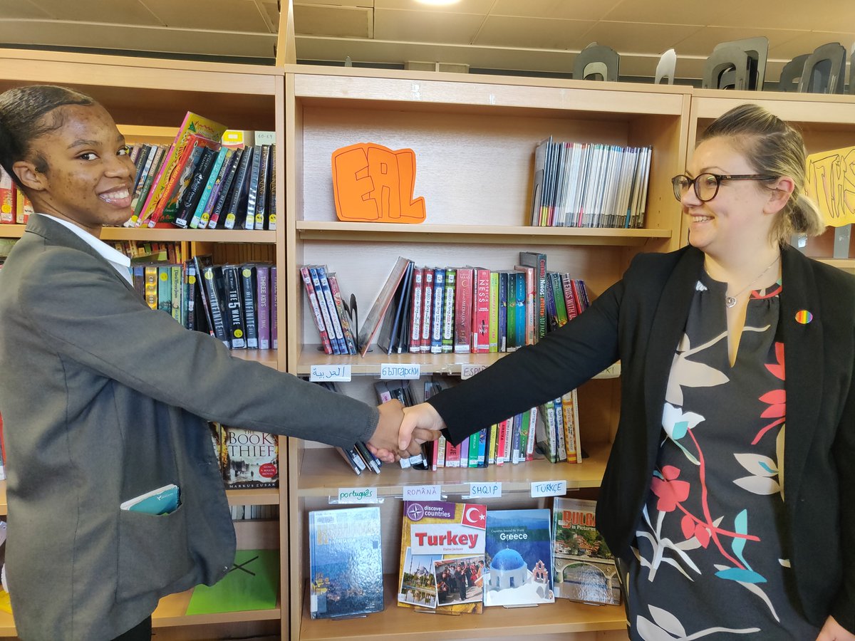 Never say we don't do things in style! Ms Roberts and our EAL Student Librarian met in the library today to unveil our 'Community Languages' section. Students can borrow books in Arabic, Bulgarian, Spanish, Polish, Portuguese, Romanian, Albanian and Turkish - more coming soon!