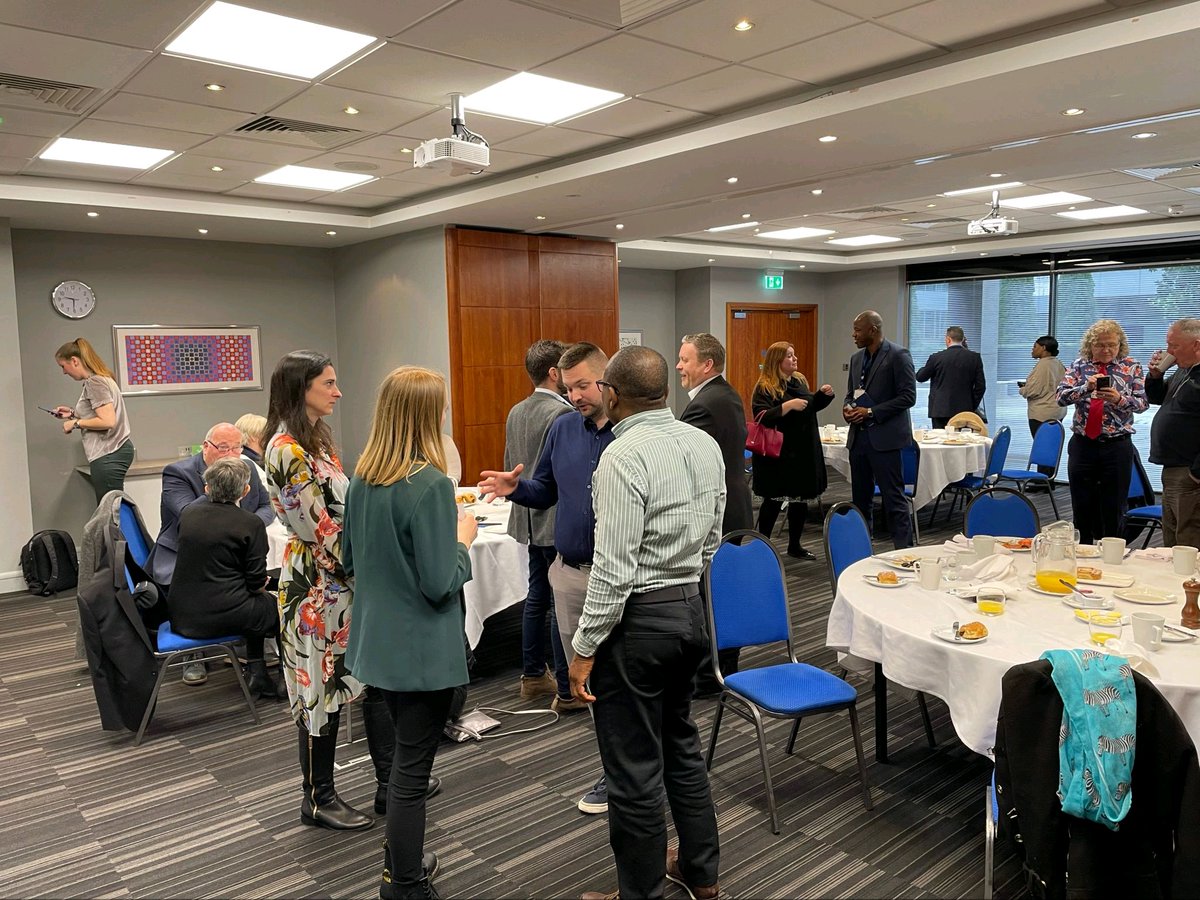 EWS_PestControl's tweet image. Many thanks to Joe Gilbert for organising and launching the MK Green Business network event on Wednesday. Many thanks to guest speaker Courtney Soulsby on such an informative talk on how as a business we can make a difference. Look forward to the next event in June.