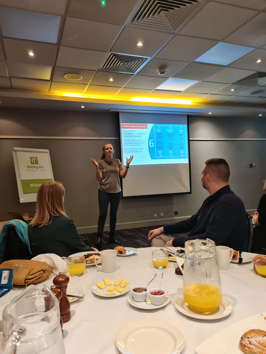 EWS_PestControl's tweet image. Many thanks to Joe Gilbert for organising and launching the MK Green Business network event on Wednesday. Many thanks to guest speaker Courtney Soulsby on such an informative talk on how as a business we can make a difference. Look forward to the next event in June.