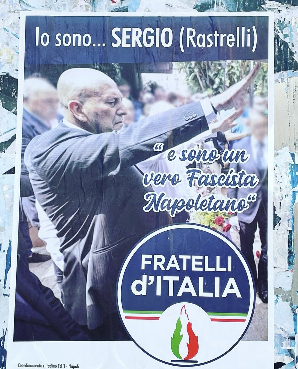giuliocavalli's tweet image. Chissà se @GiorgiaMeloni e il suo compare Crosetto riescono a individuare la matrice di questo manifesto che campeggia per le vie di Napoli. 

Oppure vogliono prima vedere tutto il girato?