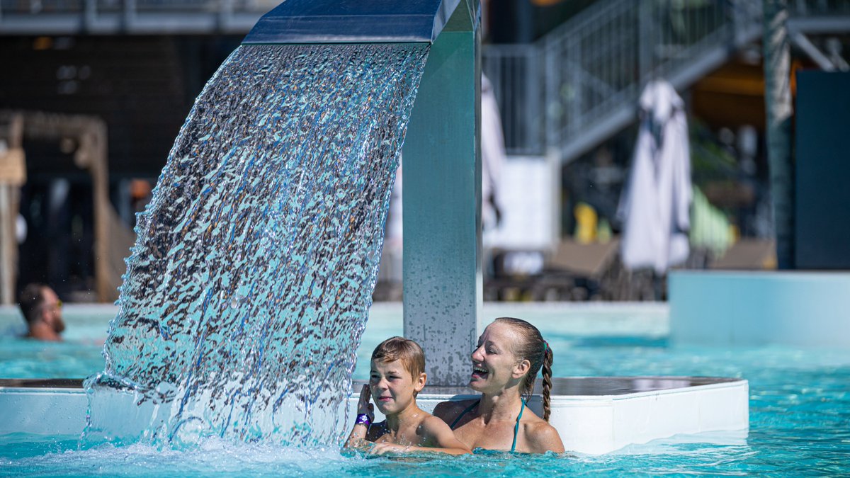 📢 WELCOME AOÛT ☀️  

C'est la mi-saison à WAVE ISLAND ! Merci à chacun d'entre vous de venir toujours plus nombreux au plus grand parc aquatique de France 🔝! 
On vous accueille tous les jours de 10h à 23h 🥳! 

Réservez vos billets 👉 bit.ly/3i9Cqzt