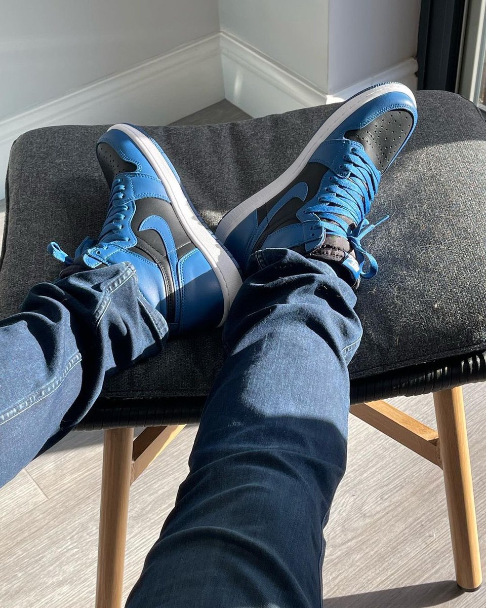 TheSneakersBox's tweet photo. Chillin’...! 😉
👉🏻  https://t.co/K33zP0ZpbC https://t.co/Ez5ee47wM8