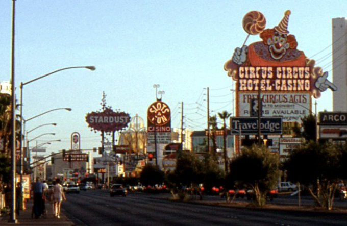 SlotsAFunCasino's tweet photo. Slots A Fun 1992, Las Vegas Nevada
#vegas #ClassicVegas #SlotsAFun #slotsofun #ParadiseNV #Casino #VegasCasino #VegasClassic #slots #gambling #slotmachines #dollarhotdogs https://t.co/D5V3QZljcL