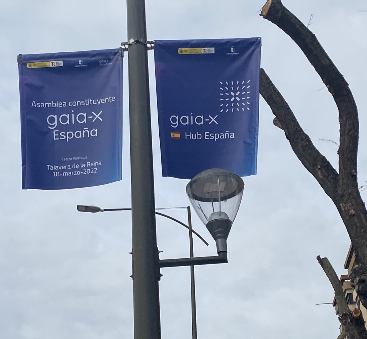#TalaveradelaReina <a href="/TalaveraReina/">Talavera De La Reina 💙🤍💙🥇🥇</a>  se ha vestido de gala hoy para acoger la Asamblea Constituyente del Hub Nacional #GaiaX 🇪🇸 <a href="/gaiax_aisbl/">Gaia-X Association for Data and Cloud (AISBL)</a> que tendrá lugar a partir de las 11h.