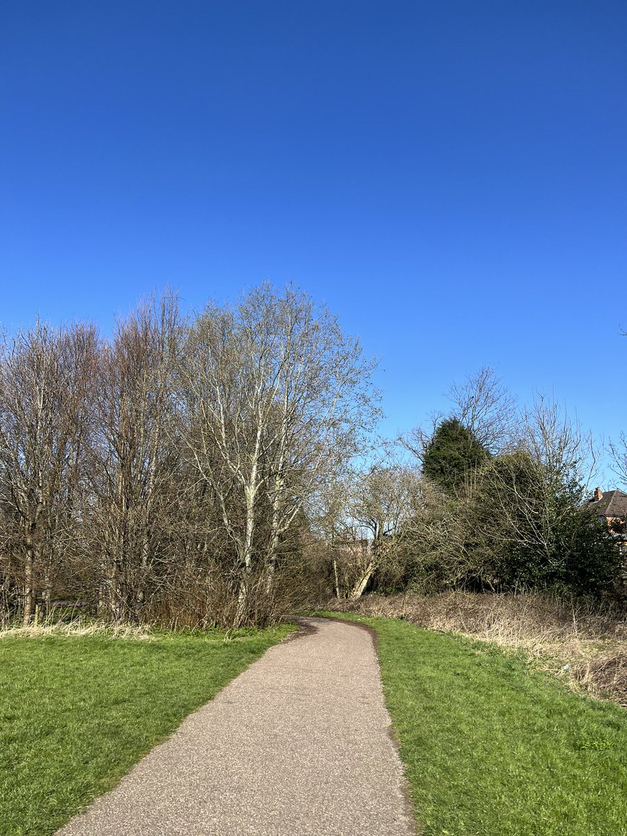 ChelseaWhore95's tweet photo. What a beautiful day we’re having today ☀️💙 #sunnyday https://t.co/8hpeQpUOgF