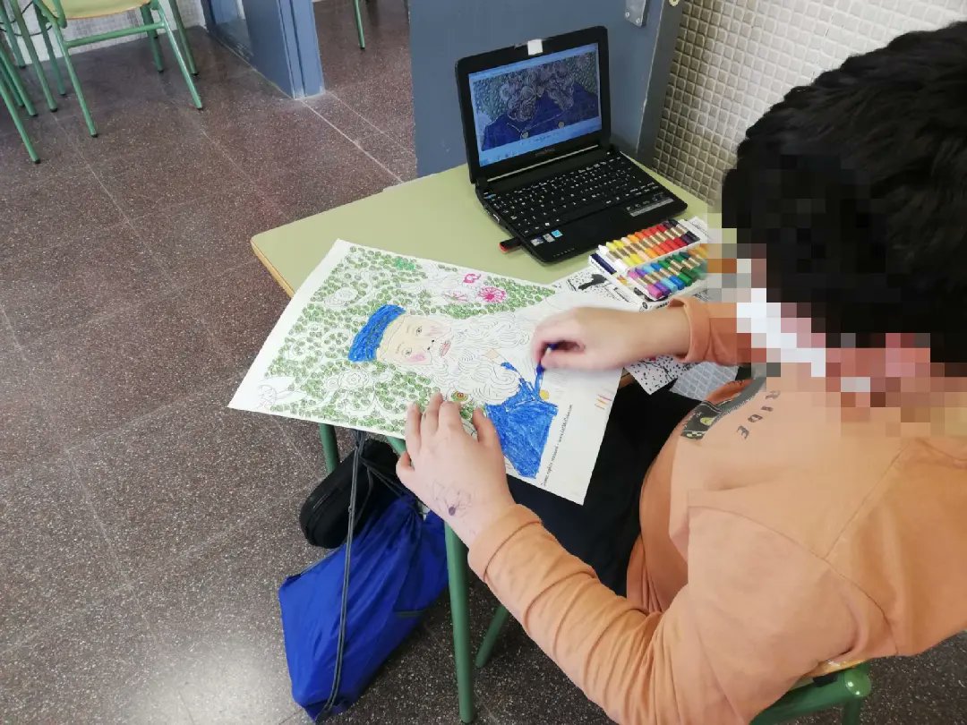 CeipDorado's tweet photo. Los alumnos de 5° EP en clase de Plástica trabajando a Van Gogh a través de sus pinturas. Para ello también están utilizando sus miniportátiles.🥰🥰🥰 https://t.co/XKTZ8p9A7R