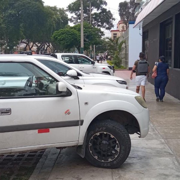 multasparaautos's tweet image. Todos los carros ocupando más de 1 metro de la vereda. 

Estos sí merecen multas. 

📍Javier Prado Oeste 335, Magdalena del Mar

#multasparaautos #espaciopublico #rebeldesurbanos