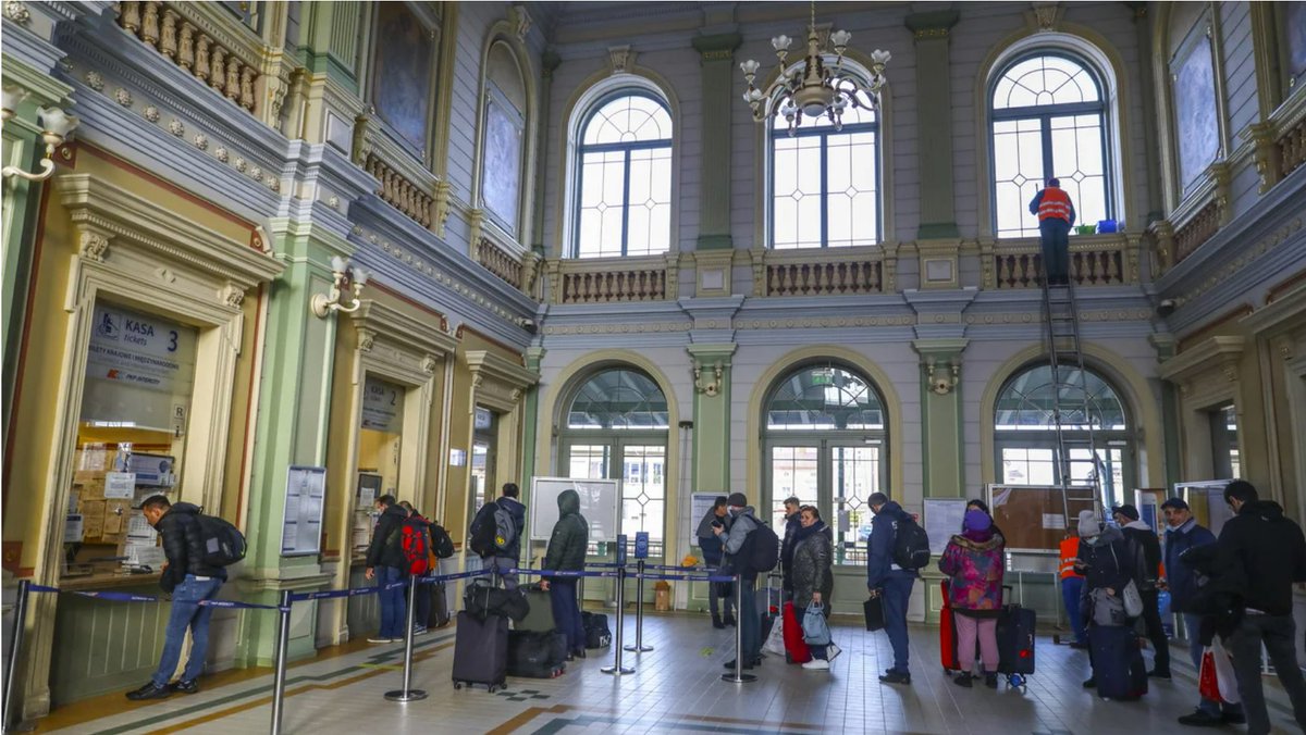 Like Hivecell, many US tech companies have helped employees &amp; their families in #ukraine to relocate to be safe. For Hivecell, this began in Jan. Hivecell's Ukraine team continues to work, write software, design new hardware &amp; support customers despite all bit.ly/3N15reG