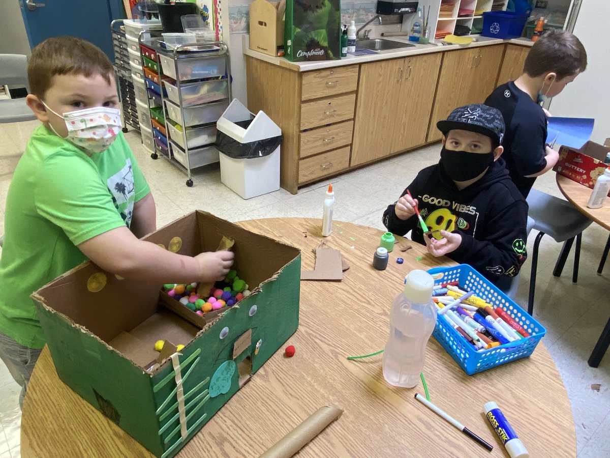 FatimaAcademy's tweet image. Our K-6 are having the most fun building Leprechaun houses for their future real estate business. Pools, ball pits, rainbow walls &amp;amp; golden furniture… these will surely sell quickly. #learningisdoing @NLESDCA  Thanks to substitute teacher @lindsaycoffey for guiding them along.