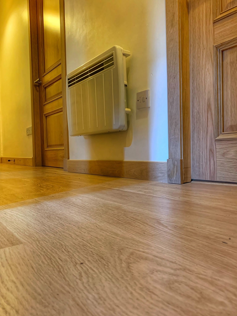 BandMJoiners's tweet photo. Beautiful Solid Oak doors, door frames, facings, flooring and skirtings #bespokejoinery #carpenters #carpentry #elegant #Edinburgh #solidoak #quality 
Built to last. Made to be enjoyed https://t.co/h2ecAZYpx9