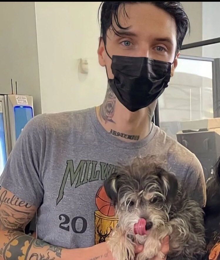 sixxblacksack's tweet photo. cute💖 https://t.co/gv31IMkNsS