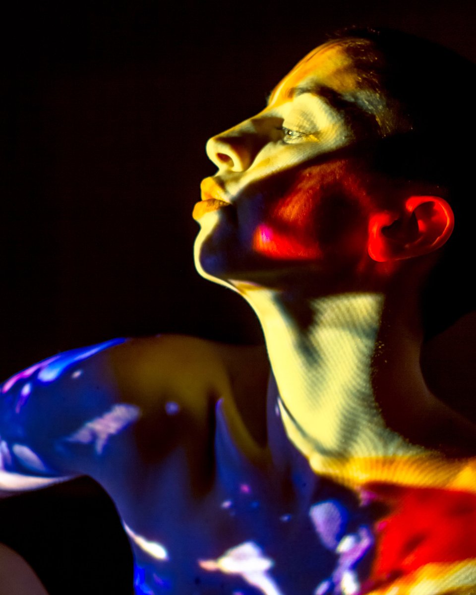 TVLPhoto's tweet image. Projector portraits - onecatmalone

#projectionphotography #artphotography #lightsplash #model #tucsonartist #tucsonphotography