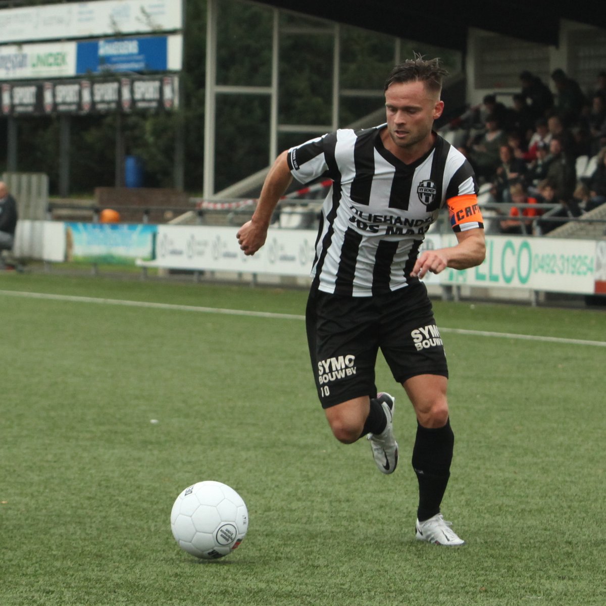 vvgemert's tweet photo. 😥😥Captain Joost Habraken heeft de knoop doorgehakt en besloten om na dit seizoen te stoppen. Daarmee verliest @vvgemert opnieuw een clubicoon, na het eerder aangekondigde afscheid van Jens Leijten. Zijn verhaal op de site van de club: 
https://t.co/sS8DX7BVVc https://t.co/cHb8puAMtu