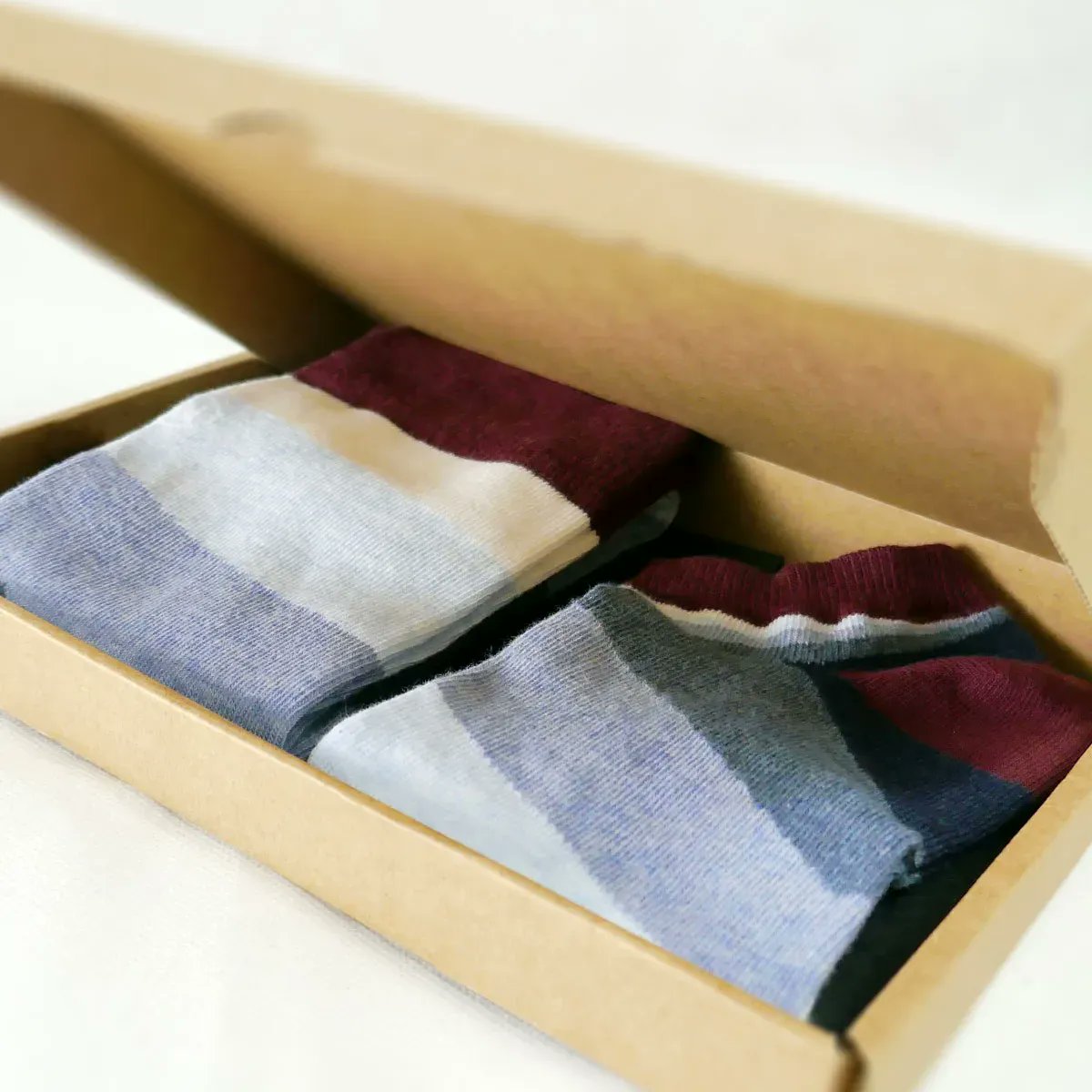 SockIn_official's tweet photo. Grand destockage sur https://t.co/dUyjWR1LiH  😍 ! C'est le moment de remplir les tiroirs !!
🔵 
⚪️  
🔴
#chaussettes #socquettes #madeinfrance #areyousockin #socks #fabricationfrancaise #chaussettefrancaise #mode #fashion #lookbook #fashioninspiration #inspi #instyle #trend https://t.co/hbNetzAIBr