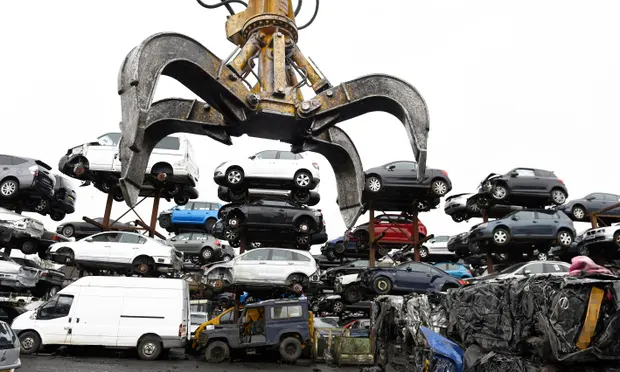 PaRRGlobal's tweet photo. Auto sector in agencies' jaws:
@EU_Competition far-reaching probe in parallel with @CMAgovUK
- ACEA, Opel, Renault, Toyota raided in Brussels
- VW, BMW quizzed
- Toyota raided in UK, Ford cooperating with CMA
- Mercedes blew whistle

Keep up with Parr: https://t.co/VC1HwpuU5L https://t.co/NuDg7nTbWm