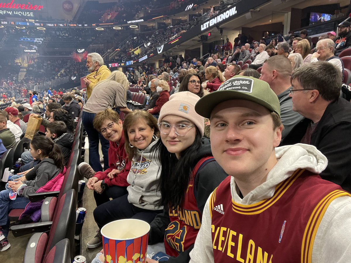 joshbano's tweet photo. Happy 22nd birthday aunt @kay_banaszak 🎈nothing really special about 22 except serving as the reminder that time unfortunately continues to march on for us all and youth is always fleeting… anyway enjoy the day 🙏🏼 https://t.co/8jgy6297xd