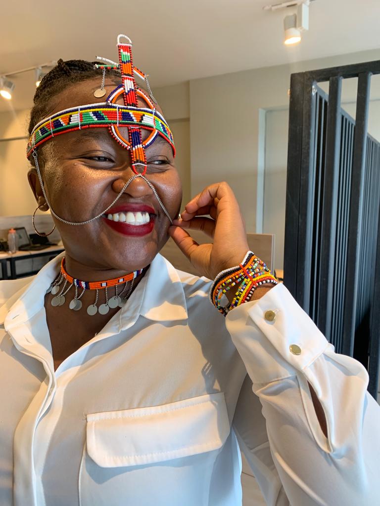 OsekoLaw's tweet photo. Joanne embodies the diversity of East Africa on this #OsekoAfricaDay
A child of many worlds, her headgear is from the Njemps community, neckpiece from the Maasai, beaded bracelet from the Samburu and a shawl from the Agikuyu
#AfricaDay #ea https://t.co/qD7DB0iWt6