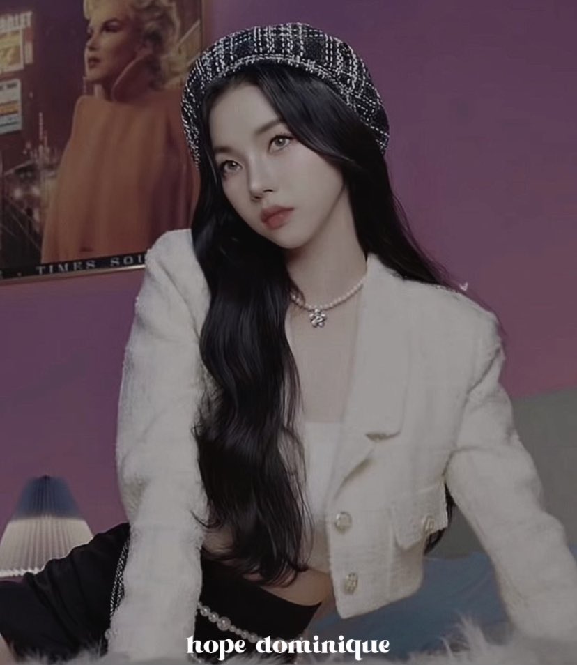 ︎ ︎

             not new to rp, restarting.
             like or rt to be mutuals.
             
 ︎︎ ︎ ︎ ︎
️️ ️